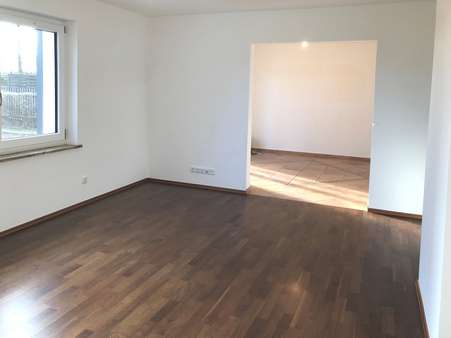 Blick ins Esszimmer - Erdgeschosswohnung in 81249 München mit 109m² kaufen