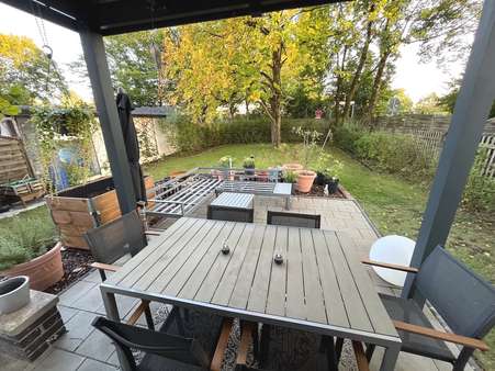 Terrasse und Garten EG-Wohnung - Mehrfamilienhaus in 81249 München mit 311m² kaufen