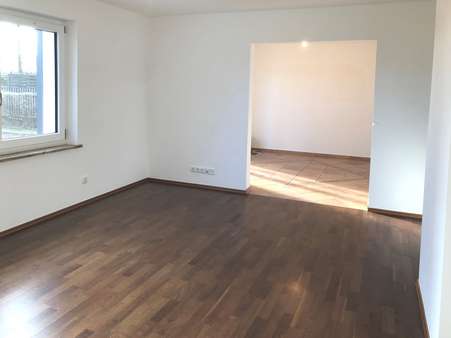 Wohnzimmer EG - Mehrfamilienhaus in 81249 München mit 311m² kaufen