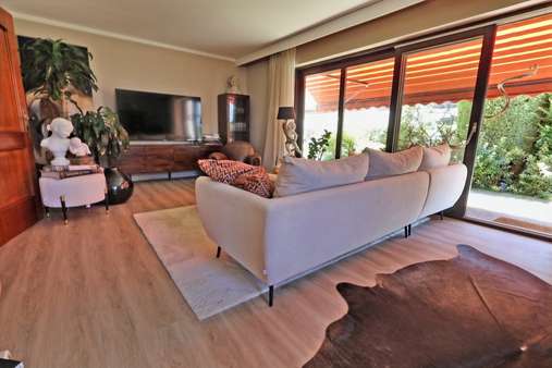 Gemütliches Wohnzimmer - Einfamilienhaus in 85221 Dachau mit 128m² kaufen