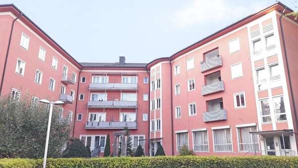 Die gepflegte Wohnanlage Die gepflegte Wohnanlage - Etagenwohnung in 85221 Dachau mit 115m² mieten