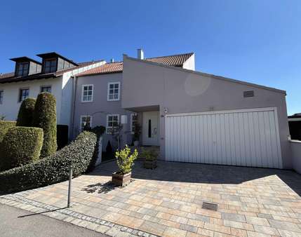 Außenansicht Außenansicht - Zweifamilienhaus in 85221 Dachau mit 175m² kaufen