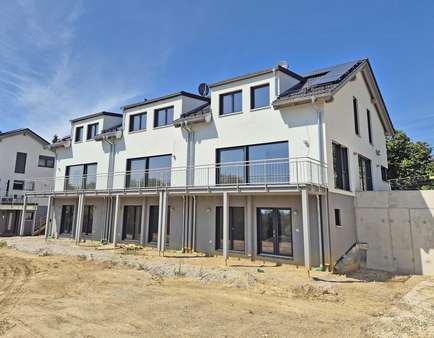 Familienglück pur Familienglück pur - Reihenmittelhaus in 85402 Kranzberg mit 152m² mieten