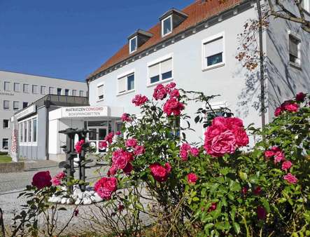 Der schöne Vorplatz - Büro in 85757 Karlsfeld mit 170m² mieten