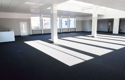 Platz für Ihre Bedürfnisse - Büro in 85757 Karlsfeld mit 170m² mieten