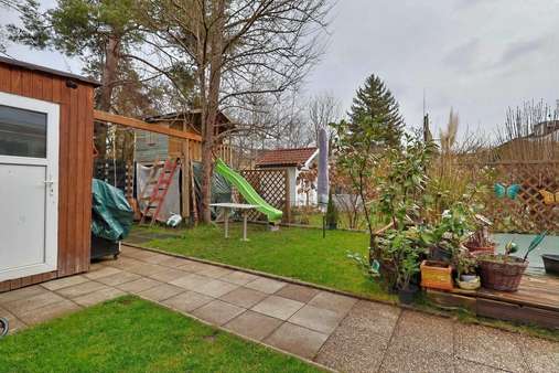 Garten mit Geräteschuppen - Reihenmittelhaus in 85221 Dachau mit 126m² kaufen