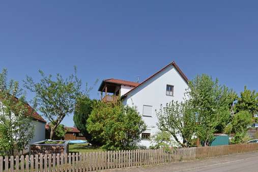 Wohnung mit Ausblick - Dachgeschosswohnung in 85247 Schwabhausen mit 75m² kaufen