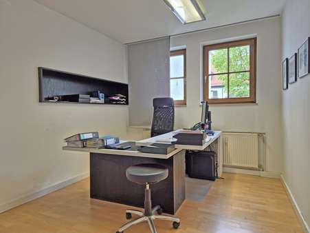Büro 2 - Krankenhaus in 85221 Dachau mit 72m² mieten