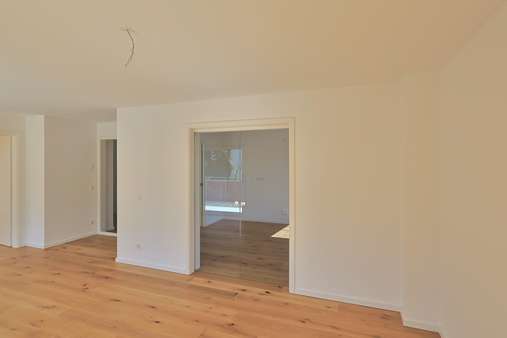 Edle Glasschiebetür - Etagenwohnung in 85221 Dachau mit 88m² mieten