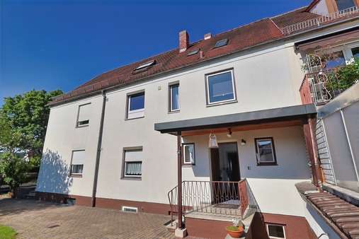 Hauseingang Hauseingang - Mehrfamilienhaus in 85221 Dachau mit 240m² kaufen