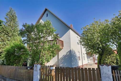 Ihr Zuhause in ruhiger Lage Ihr Zuhause in ruhiger Lage - Mehrfamilienhaus in 85221 Dachau mit 240m² kaufen