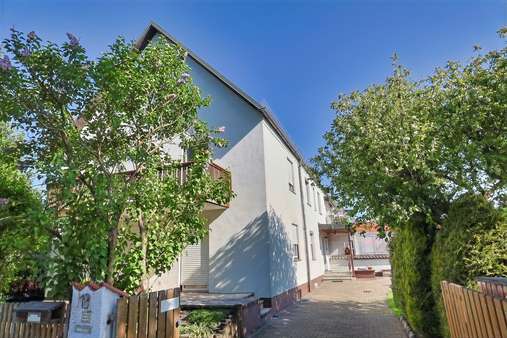 Zufahrt zum Grundstück Zufahrt zum Grundstück - Grundstück in 85221 Dachau mit 623m² kaufen