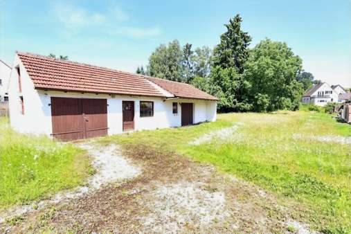 Grundstück mit Altbestand Grundstück mit Altbestand - Grundstück in 85232 Bergkirchen mit 2261m² kaufen