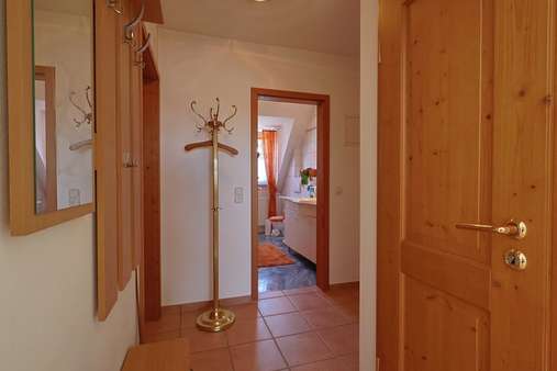 Flur Flur - Dachgeschosswohnung in 85247 Schwabhausen mit 50m² kaufen