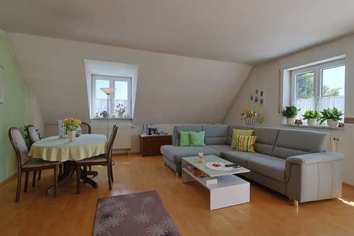 Heller Wohn- / Essbereich Heller Wohn- / Essbereich - Dachgeschosswohnung in 85247 Schwabhausen mit 50m² kaufen