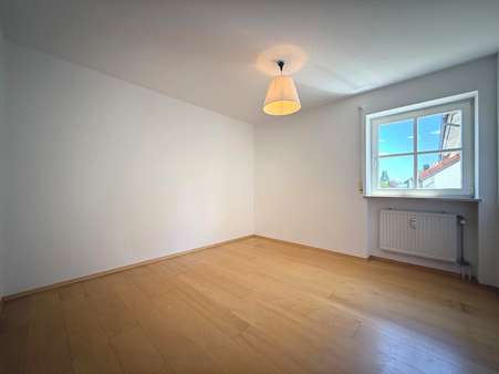 Schlafzimmer - Erdgeschosswohnung in 85238 Petershausen mit 73m² mieten