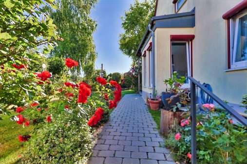 Der Weg zu ihrem neuen Zuhause Der Weg zu ihrem neuen Zuhause - Doppelhaushälfte in 85247 Schwabhausen mit 136m² kaufen