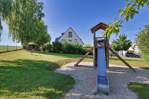 Kindertraum vor der Haustüre Kindertraum vor der Haustüre - Doppelhaushälfte in 85247 Schwabhausen mit 136m² kaufen
