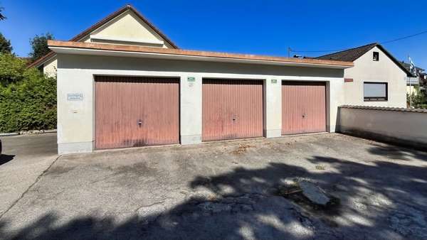 Garagen Garagen - Mehrfamilienhaus in 85716 Unterschleißheim mit 650m² kaufen