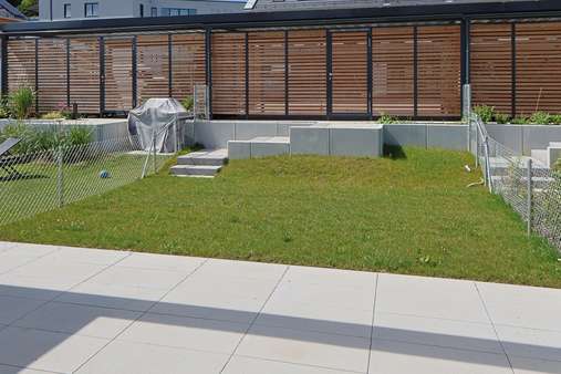 Große Terrasse Große Terrasse - Reihenmittelhaus in 85229 Markt Indersdorf mit 146m² kaufen