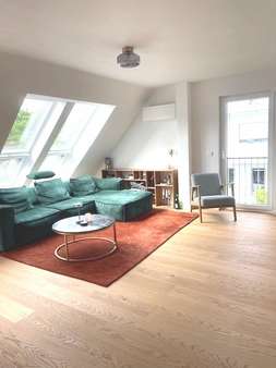 Wohnbereich - Dachgeschosswohnung in 81247 München mit 142m² mieten