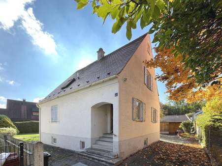 Altbestand nicht erhaltenswert - Grundstück in 85221 Dachau mit 726m² kaufen