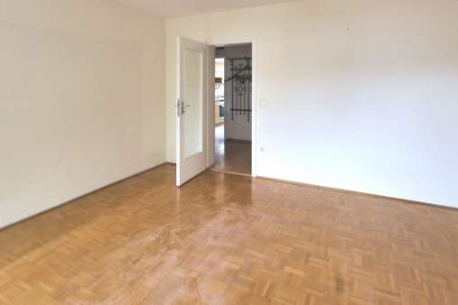 Wohnzimmer - Etagenwohnung in 85221 Dachau mit 54m² kaufen