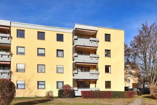 Blick auf Süd-Loggia Blick auf Süd-Loggia - Etagenwohnung in 85221 Dachau mit 104m² kaufen