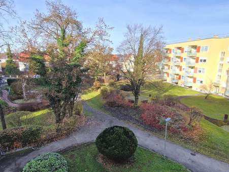 Blick von der Nord-Loggia Blick von der Nord-Loggia - Etagenwohnung in 85221 Dachau mit 104m² kaufen
