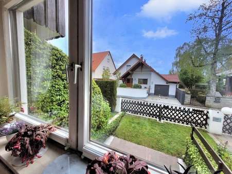 Blick aus dem Fenster - Zweifamilienhaus in 85757 Karlsfeld mit 160m² kaufen