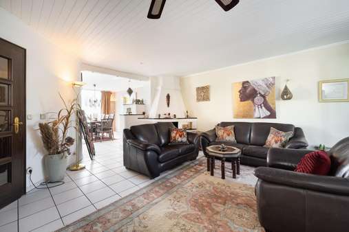Wohnzimmer Wohnzimmer - Zweifamilienhaus in 85435 Erding mit 262m² kaufen