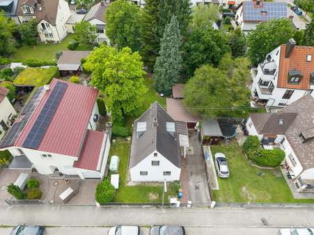 Drohnenaufnahme - Einfamilienhaus in 81829 München mit 74m² kaufen