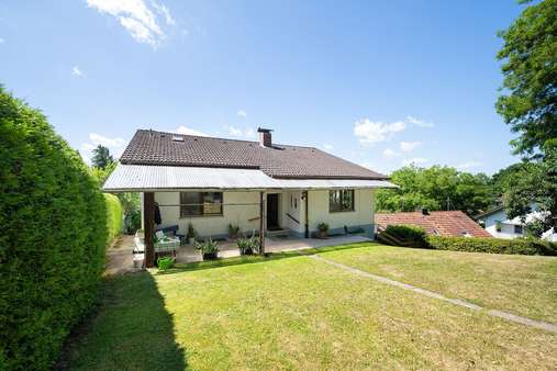 Außenansicht Außenansicht - Zweifamilienhaus in 85461 Bockhorn mit 160m² kaufen