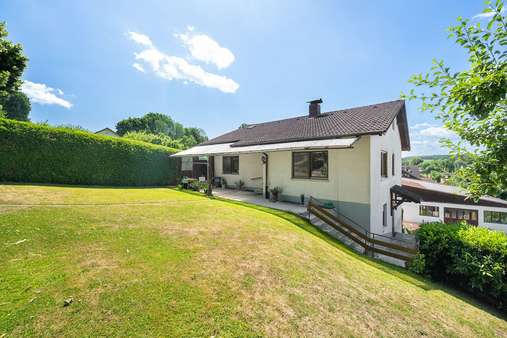 Außenansicht Außenansicht - Zweifamilienhaus in 85461 Bockhorn mit 160m² kaufen