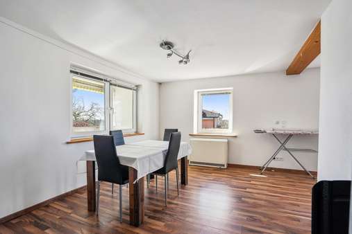 Essbereich - Erdgeschosswohnung in 85456 Wartenberg mit 121m² kaufen