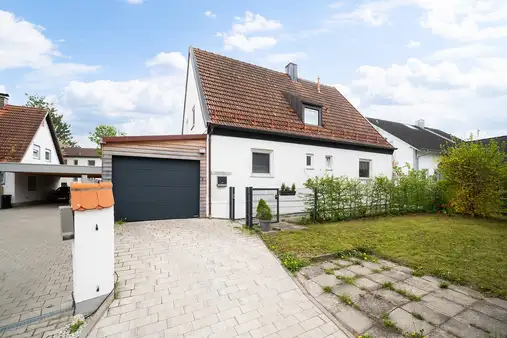 Charmantes Einfamilienhaus in unwiederbringlicher Lage von Altenerding