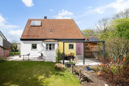 Charmantes Einfamilienhaus in unwiederbringlicher Lage von Altenerding