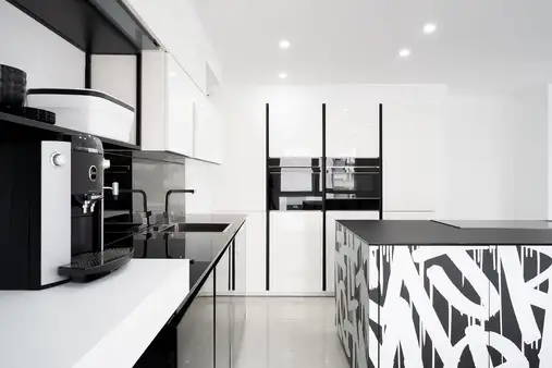 Neubau - Exquisite Penthousewohnung mit Luxus-Einbauküche und Sonnen-Terrasse