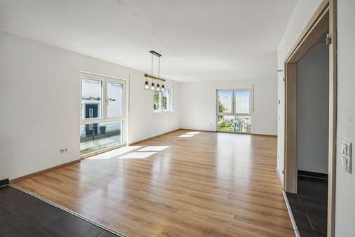 Wohn- und Essbereich - Einfamilienhaus in 84149 Velden mit 193m² kaufen