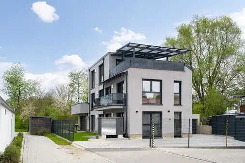 Neubau - Hochwertig ausgestattete Etagenwohnung mit Einbauküche

