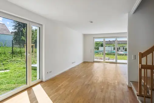 Modernes Reiheneckhaus mit weitausladenden Garten zum Erstbezug