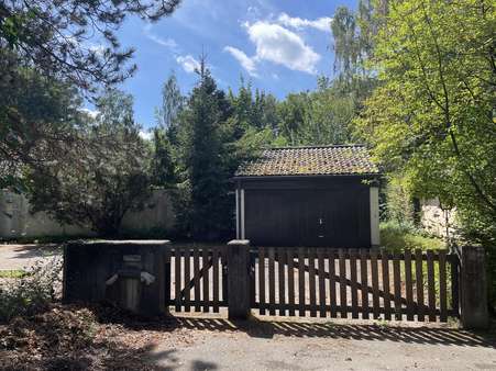 Zugang Grundstück Zugang Grundstück - Grundstück in 85435 Erding mit 965m² kaufen