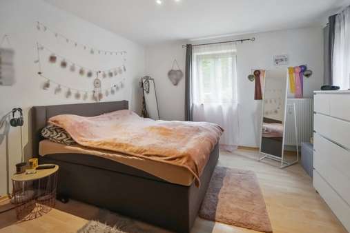 Schlafzimmer - Erdgeschosswohnung in 84405 Dorfen mit 107m² kaufen