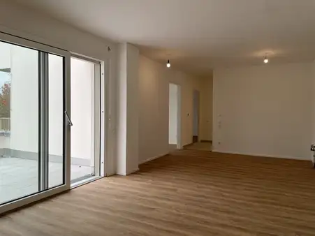 3-Zimmer Wohnung mit großer Dachterrasse und Balkon