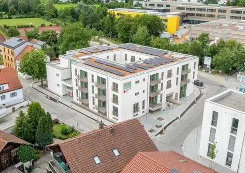 3-Zimmer Wohnung mit großer Dachterrasse und Balkon