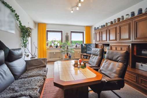 Wohnzimmer - Erdgeschosswohnung in 84405 Dorfen mit 79m² kaufen