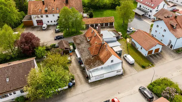 Vermietetes Gewerbeobjekt in verkehrsberuhigter Lage mit Vorbescheid für ein Doppelhaus