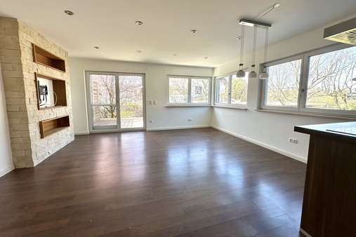 Lichtdurchfluteter Wohnbereich - Doppelhaushälfte in 86911 Dießen mit 162m² kaufen