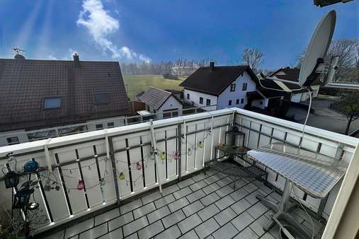 Aussicht vom Balkon - Dachgeschosswohnung in 86931 Prittriching mit 91m² kaufen