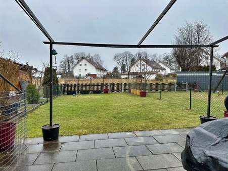 Blick in den Garten - Reihenmittelhaus in 86807 Buchloe mit 152m² kaufen